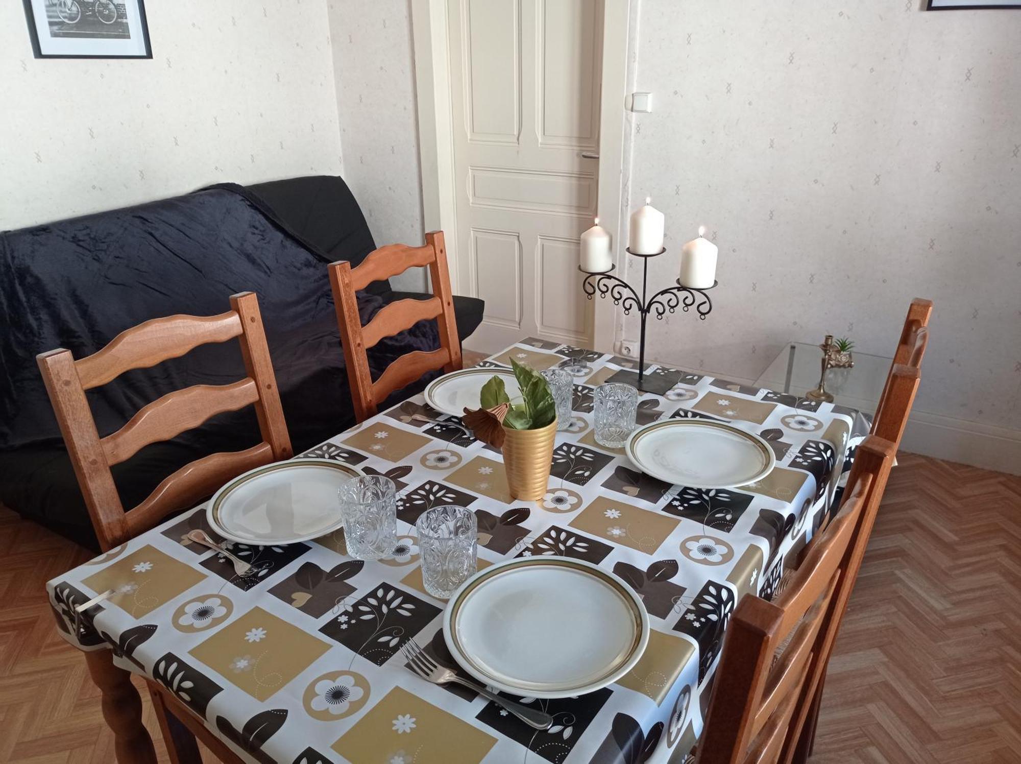 Le T3 Avec Deux Chambres Сен-Клод Экстерьер фото
